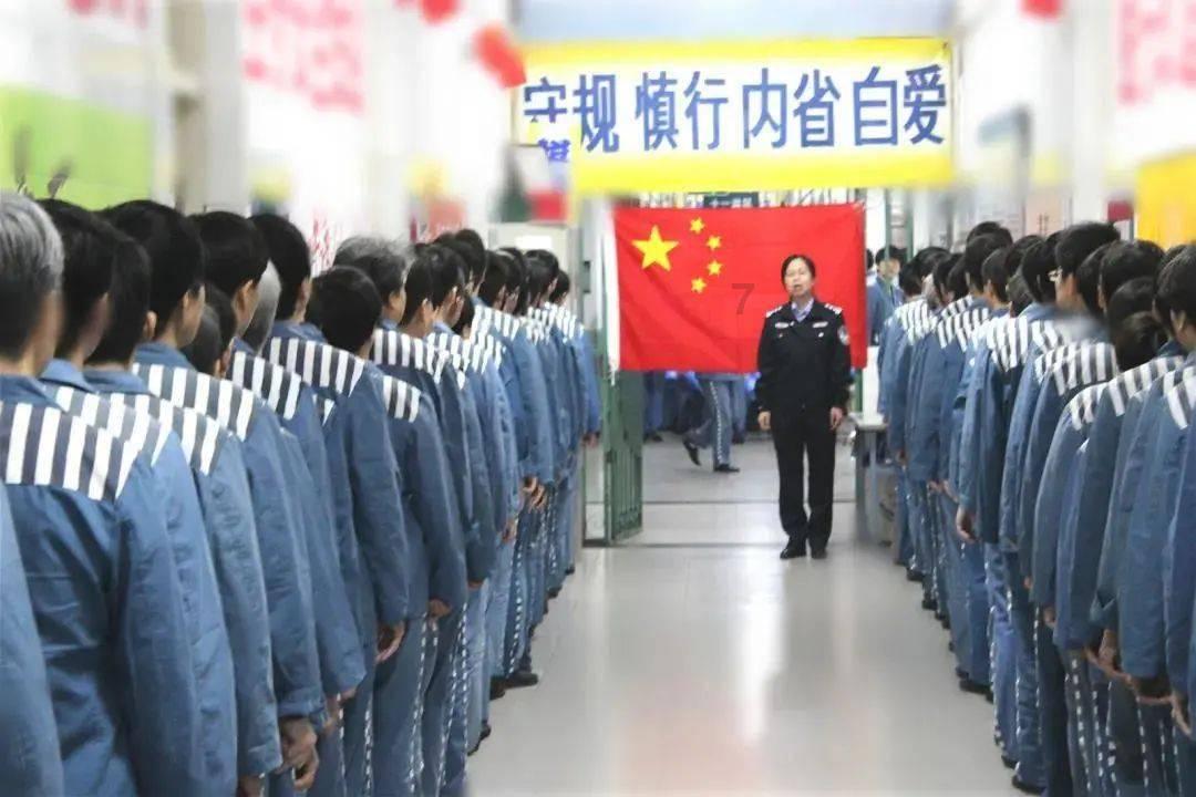 逃离可爱村落