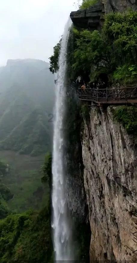 笔记本玩永劫无间突然掉帧游戏画面